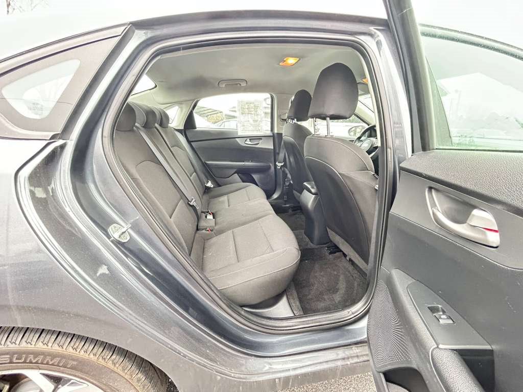 2021 Kia Forte LXS - Photo 16
