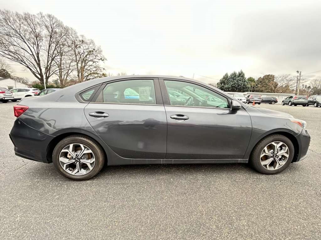 2021 Kia Forte LXS - Photo 6