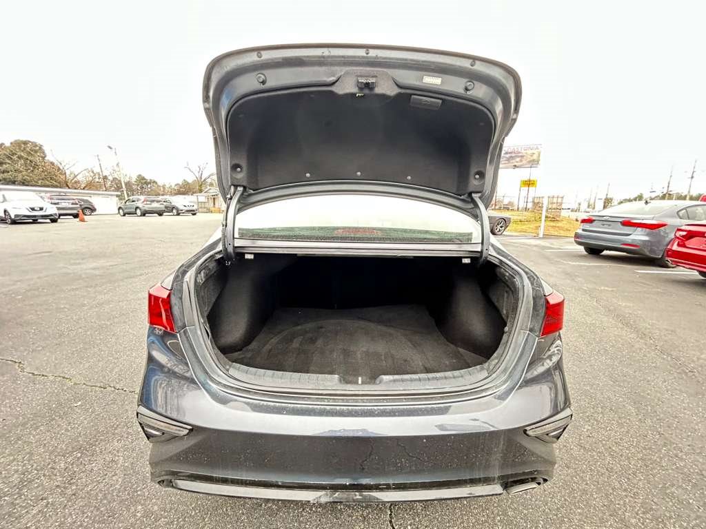 2021 Kia Forte LXS - Photo 8