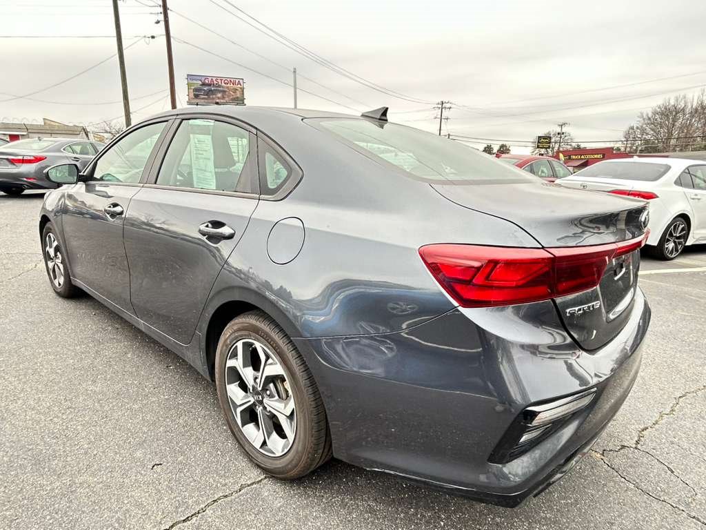 2021 Kia Forte LXS - Photo 7