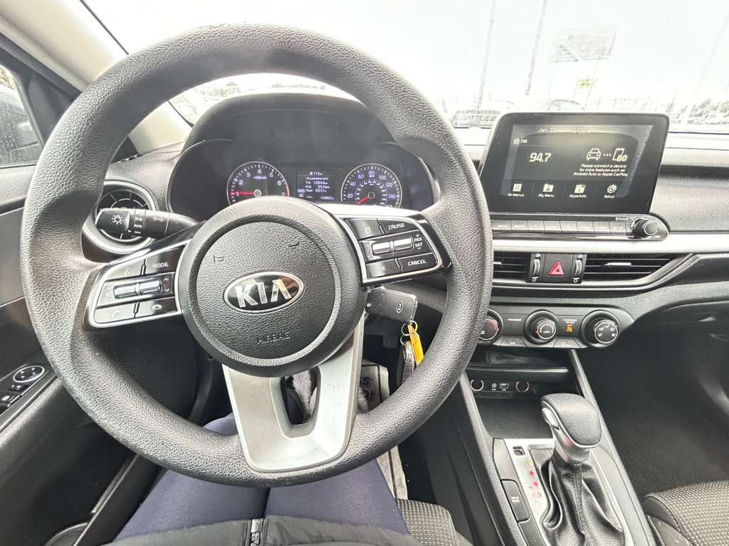 2021 Kia Forte LXS - Photo 10