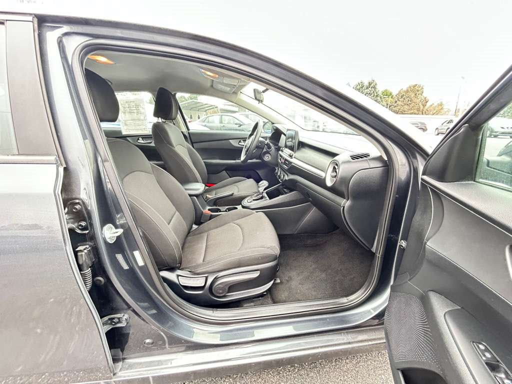 2021 Kia Forte LXS - Photo 15