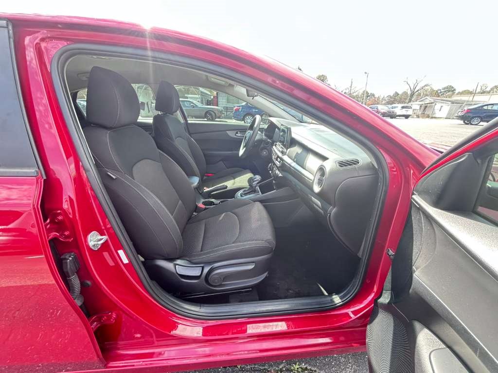 2019 Kia FORTE LXS - Photo 17