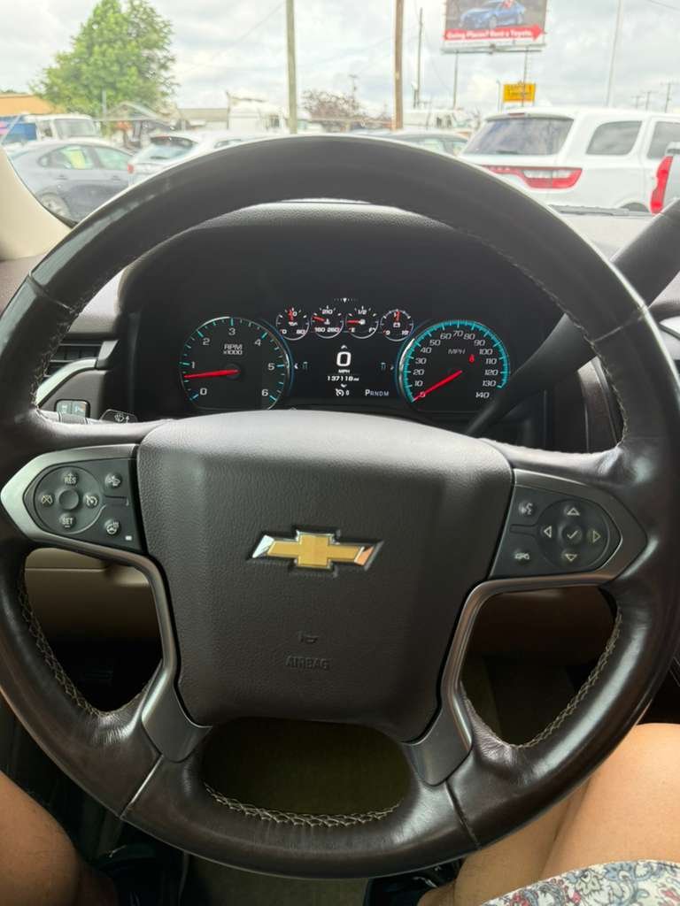 2016 Chevrolet Suburban LTZ - Photo 11