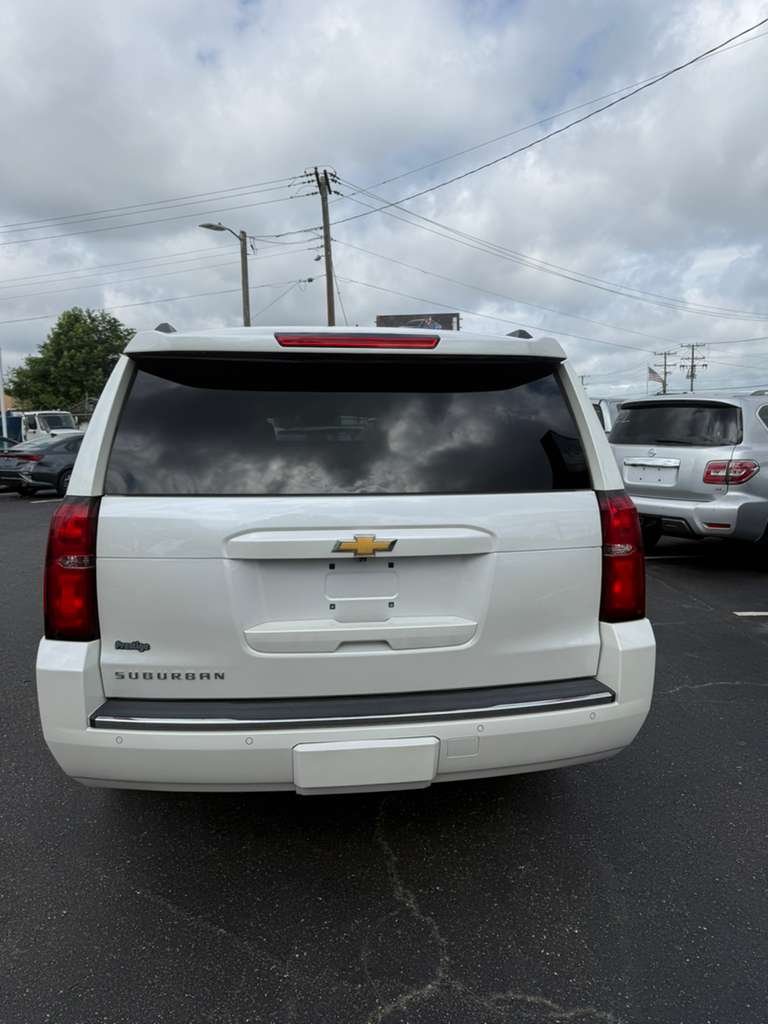 2016 Chevrolet Suburban LTZ - Photo 8