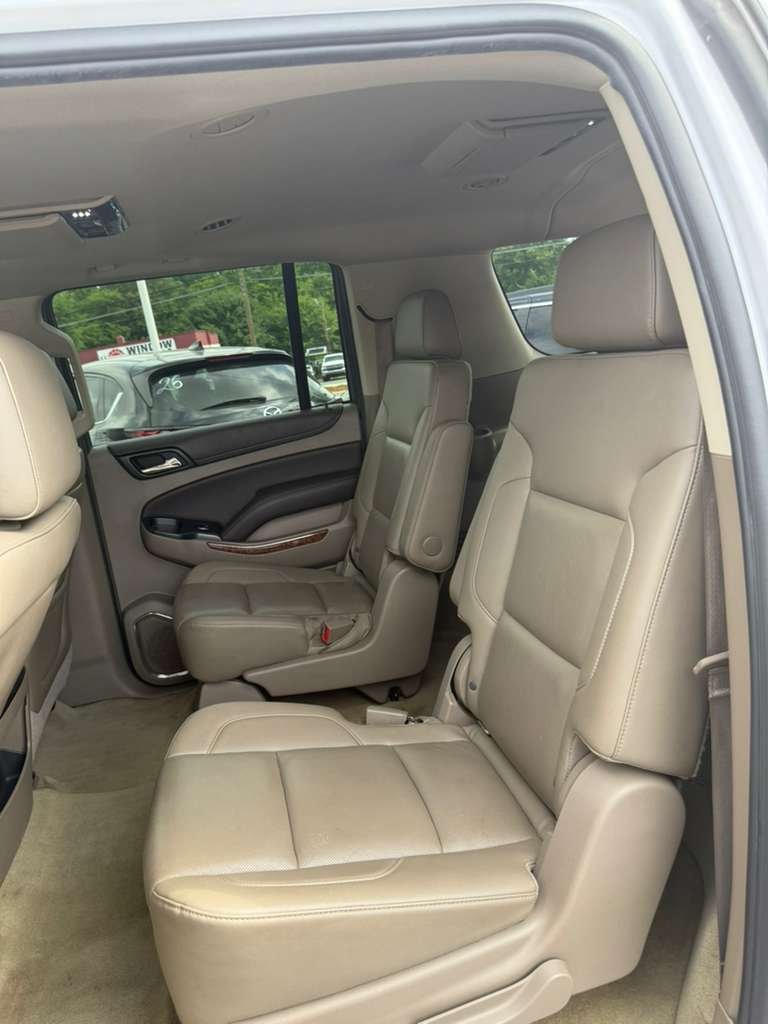 2016 Chevrolet Suburban LTZ - Photo 13
